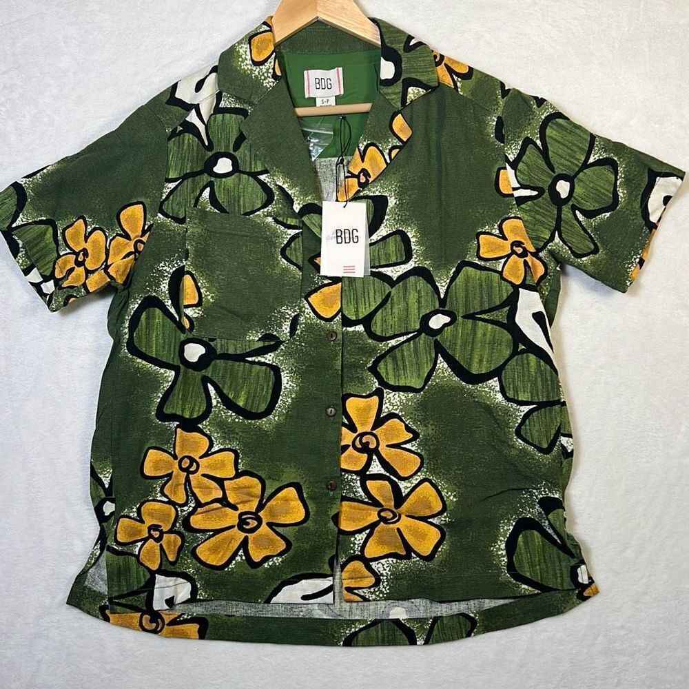 Urban‎ outfitters Dylan Linen Souvenir Button-Down Shirt-NWT- Women Small